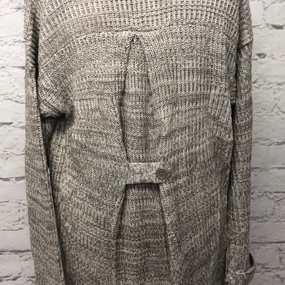 📍SOLD📍 Light Gray Long Ribbed Cozy Cardigan (Size 8) - Picture 8 of 8